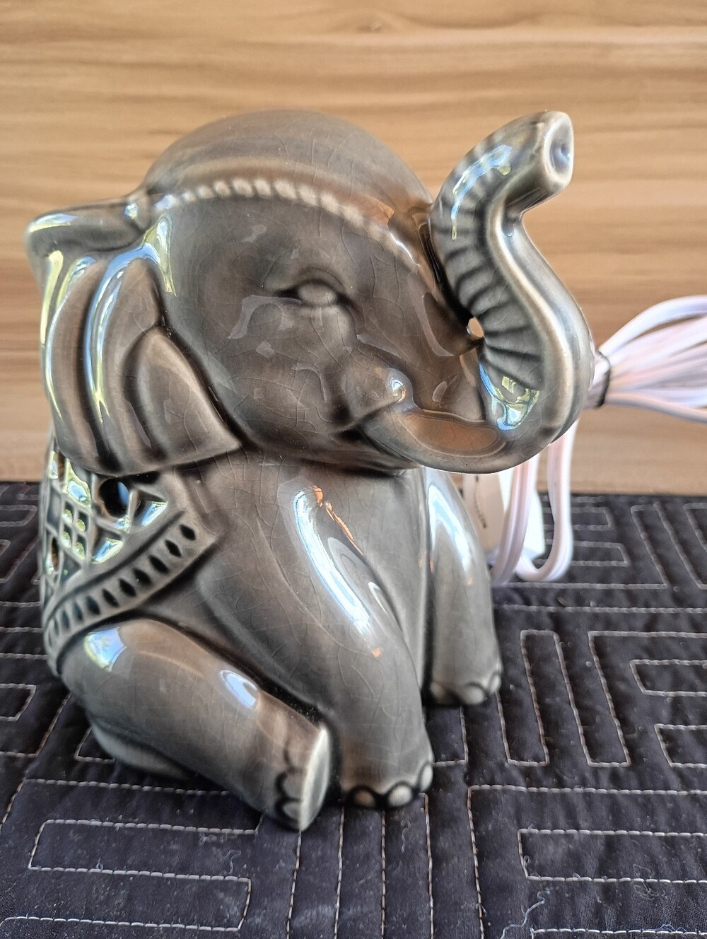 Gray Ceramic Elephant Wax Warmer Lamp - Picture 2 of 11